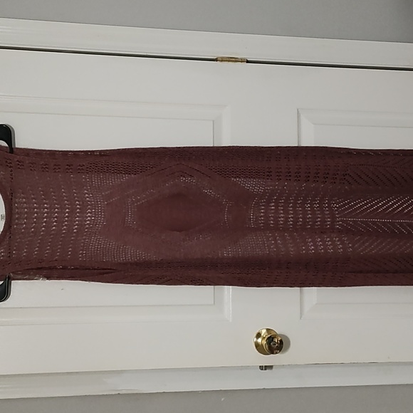 Close - Picture 2 of 3